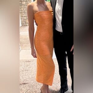 Elegant Orange Sleeveless Gown